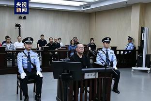 西媒：皇马更衣室正在谈论阿隆索，他们明白他是在等皇马召唤